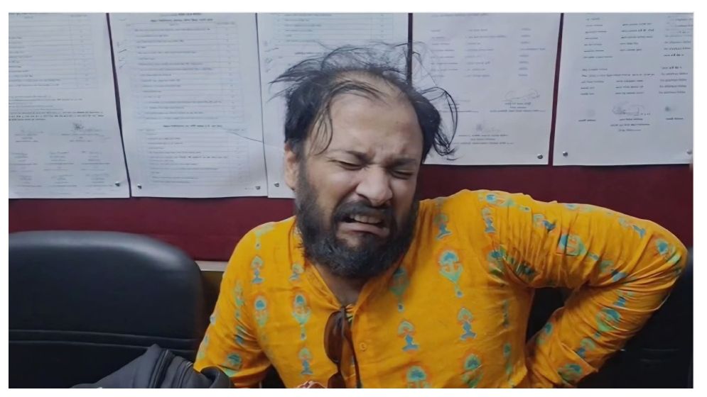 চবিতে আওয়ামীপন্থী শিক্ষক আটক