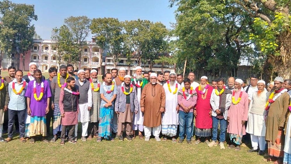 ধোবাউড়ায় আ.লীগ ও জামায়াতের অর্ধশতাধিক নেতাকর্মী বিএনপিতে