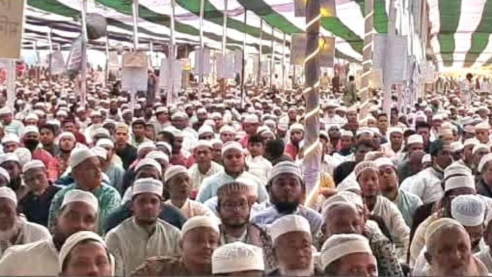 লাখো মুসল্লির অংশগ্রহণে বায়তুশ শরফে ইছালে সাওয়াব মাহফিল সম্পন্ন