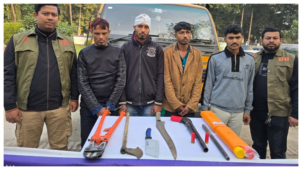 কুমিল্লায় মাসব্যাপী বিশেষ অভিযানে গ্রেফতার ১১৭৬ জন