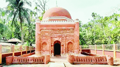 মিয়াবাড়ি মসজিদ দেখতে ছুটে আসেন পর্যটকরা