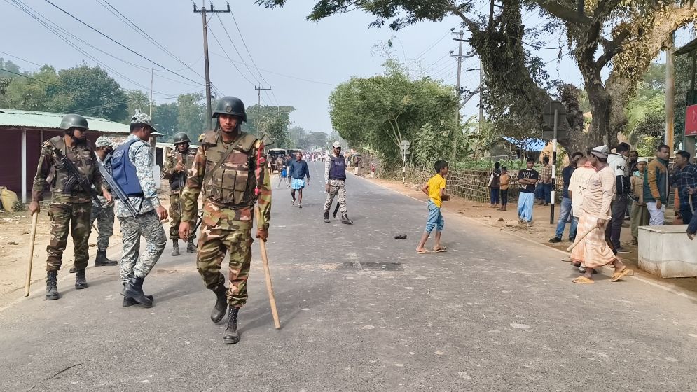 মিয়ানমার থেকে ছোড়া গুলি বিঁধল বাংলাদেশি শিশুর মাথায়