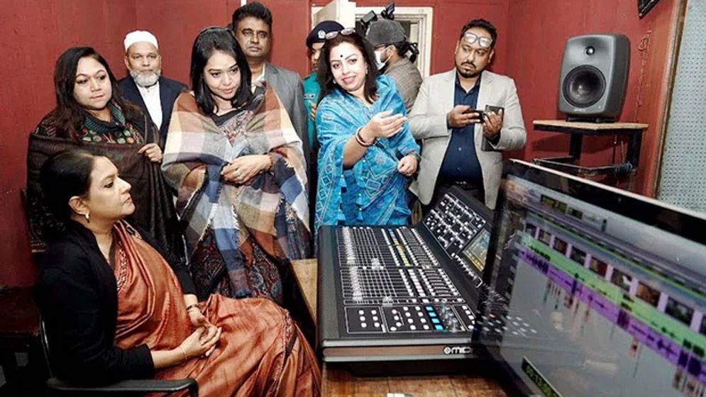 এফডিসি ঘুরে দেখলেন রিজওয়ানা