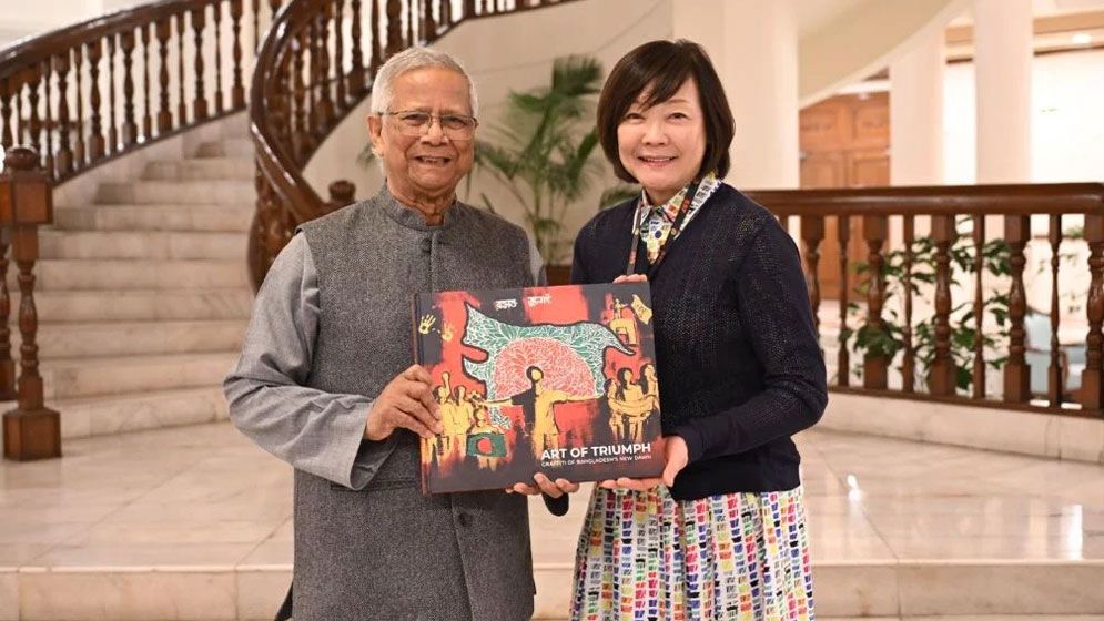 প্রধান উপদেষ্টার সঙ্গে সাক্ষাৎ করলেন জাপানের সাবেক প্রধানমন্ত্রীর স্ত্রী আকি আবে