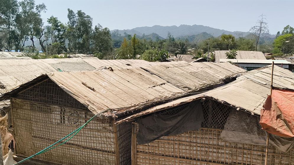 রোহিঙ্গা ক্যাম্পে দুই ডাকাতদলের মধ্যে গোলাগুলিতে নিহত ১
