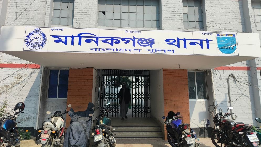 তালাবদ্ধ ঘরে নারীর রহস্যজনক মৃত্যু