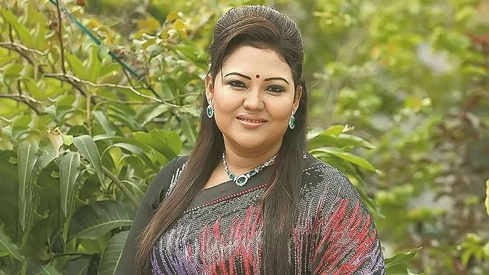 নৌকায় চড়ে সম্পদের পাহাড় গড়েন মমতাজ