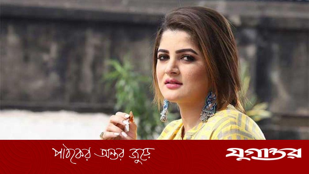 নতুন রূপে শ্রাবন্তী
