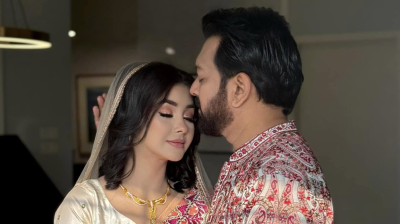 তাহসানের সঙ্গে বিচ্ছেদ খবরের মধ্যেই রোজার একের পর এক পোস্ট