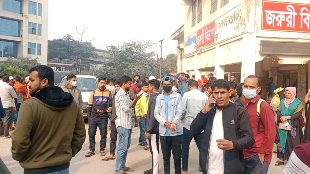 টঙ্গীতে ফের শতাধিক পোশাক শ্রমিক অসুস্থ