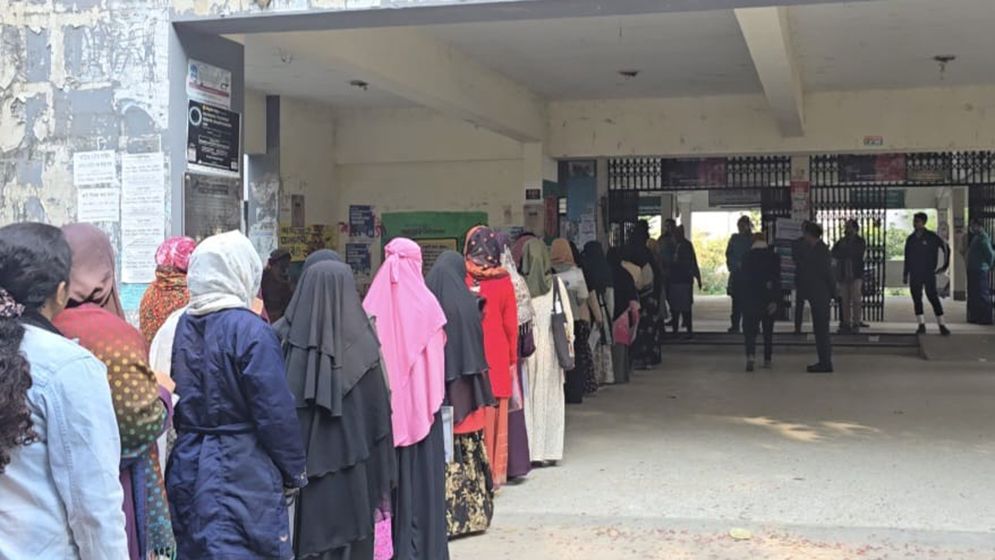 রাবি ‘সি’ ইউনিটের ভর্তি পরীক্ষায় উপস্থিতি ৯০ শতাংশ, আটক ৪