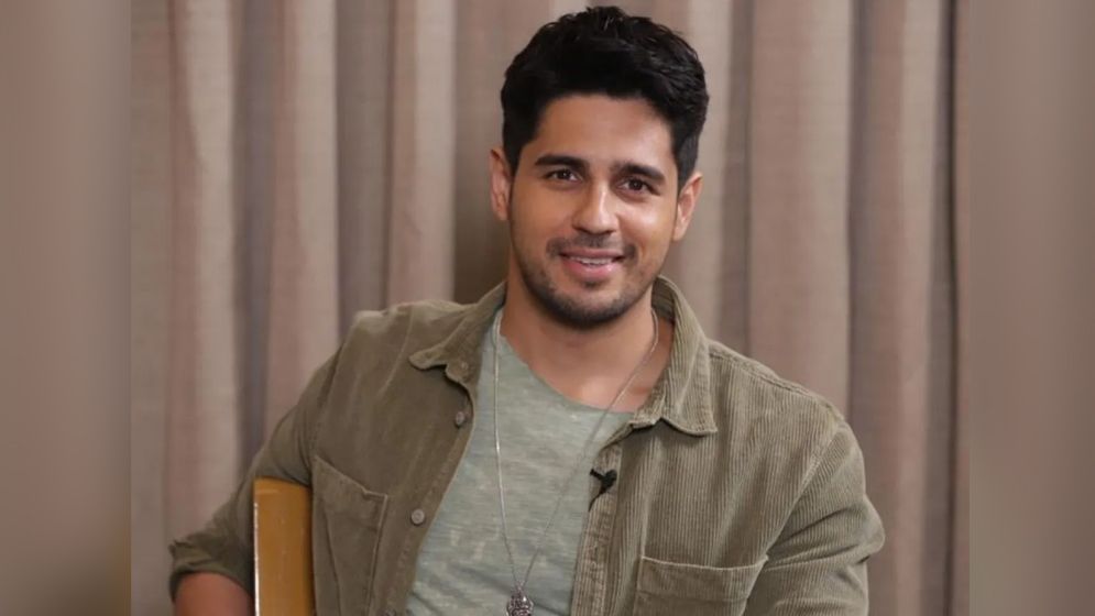 ৪০—এ সিদ্ধার্থ, কত টাকার মালিক?