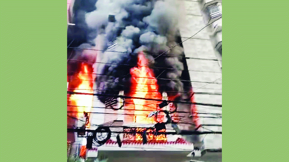 ধোঁয়ায় ৬ জনের মৃত্যু
