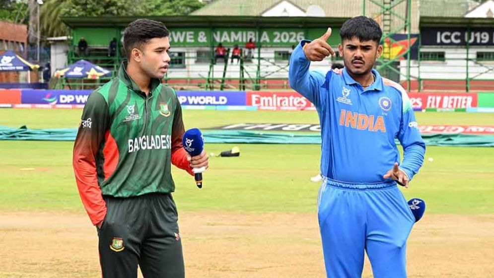 ভারত অধিনায়কের সঙ্গে হাত মেলালেন না বাংলাদেশের প্রতিনিধি