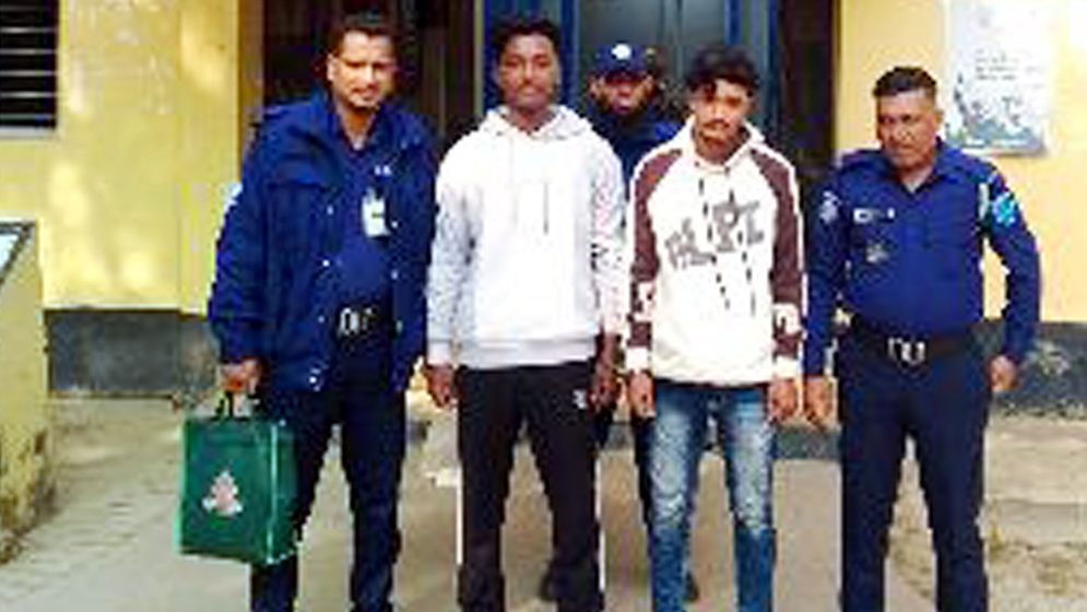 অপহরণ করতে না পেরে কিশোরীর বাড়িতে হামলা, অতপর
