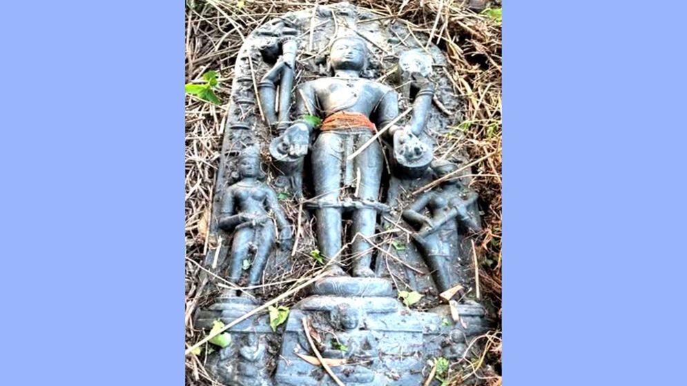 ১২৫ কেজি ওজনের কষ্টিপাথরের মূর্তি উদ্ধার, আটক ১