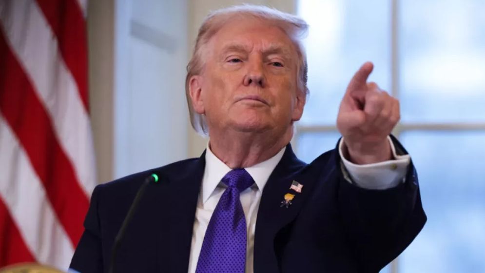 দুই কারণে গ্রিনল্যান্ড পেতে চান ট্রাম্প