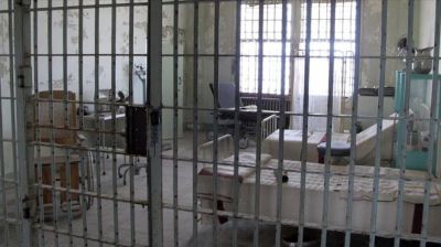 কারাগারে বিশেষ সুবিধার দাবিতে গ্যাং সদস্যদের দাঙ্গা, ৪৬ কর্মীকে জিম্মি