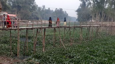 ‘যিনি ব্রিজ তৈরির লিখিত প্রতিশ্রুতি দেবেন তাকেই ভোট দেব’