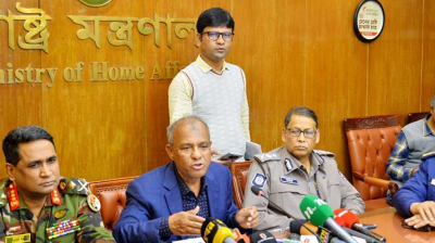 নির্বাচনের আগে আইনশৃঙ্খলা পরিস্থিতি নিয়ন্ত্রণে ৫৩০০০ অপরাধী গ্রেফতার: স্বরাষ্ট্র উপদেষ্টা