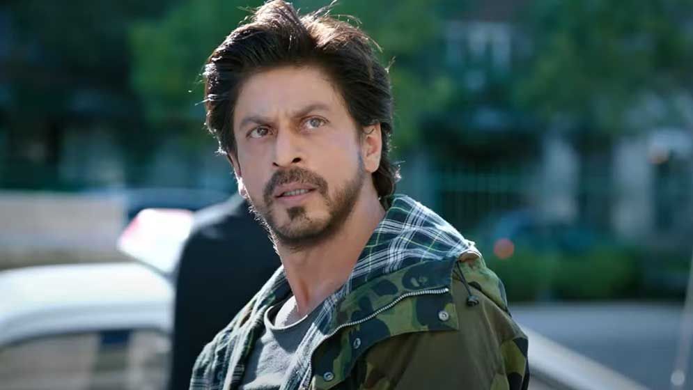 শাহরুখকে ‘হাই বলতে’ তরুণীর কাণ্ড