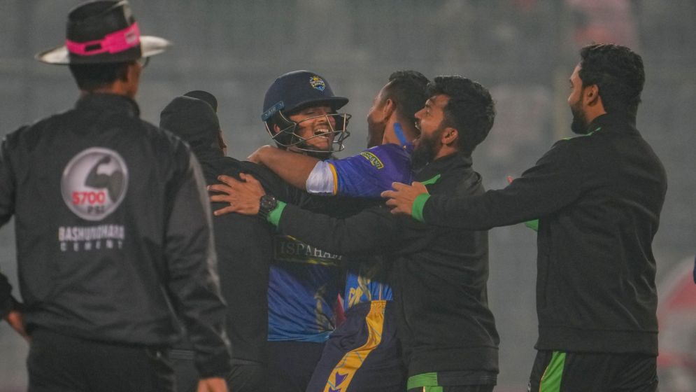 রাজশাহীকে হারিয়ে ফাইনালে চট্টগ্রাম