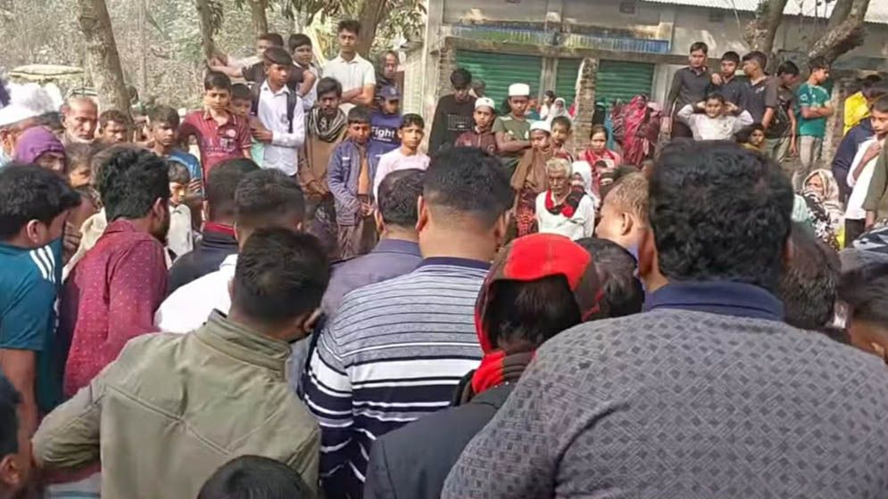 জেল পলাতক শীর্ষ সন্ত্রাসী অপুকে কুপিয়ে হত্যা