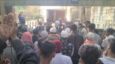 শেখ মুজিবের কবর জিয়ারত করে প্রচারণা শুরু স্বতন্ত্র প্রার্থীর