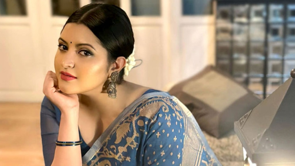 অন্যের সৌন্দর্য বা বয়স নিয়ে না ভেবে নিজের সৌন্দর্য খুঁজুন: পরীমনি