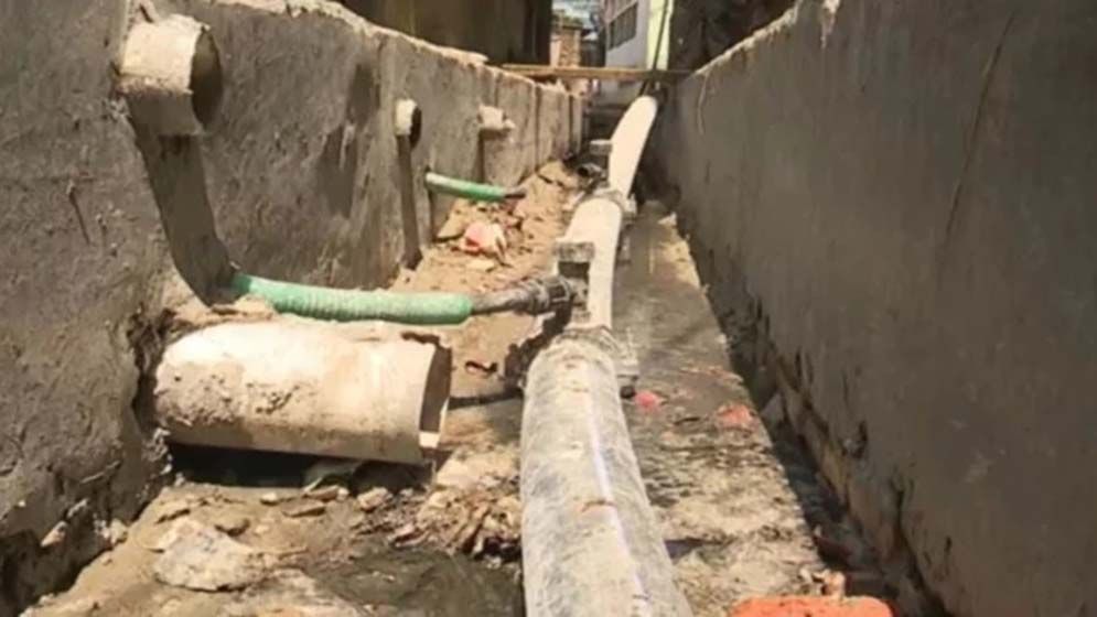 পায়ের নিচে অদৃশ্য শহর