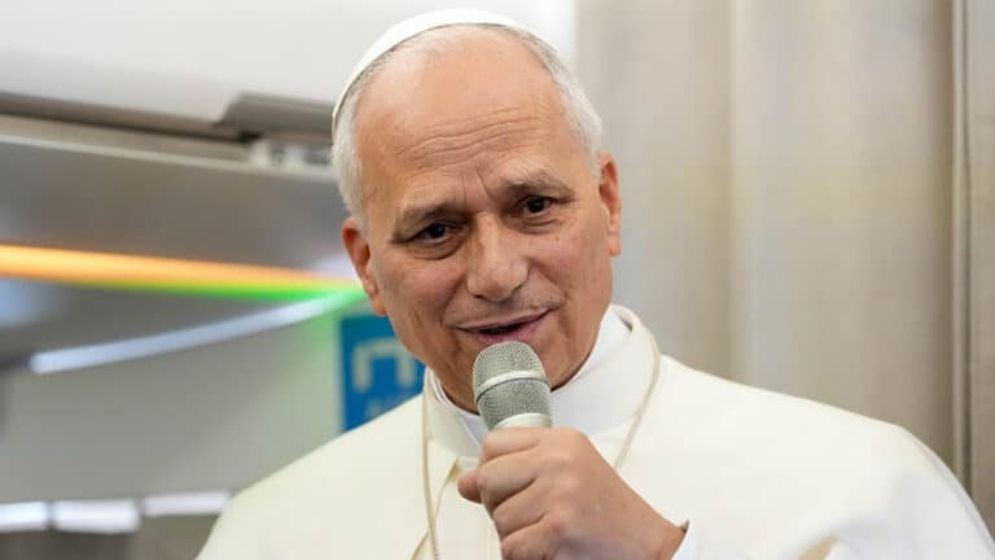 চ্যাটবটের সঙ্গে ‘বেশি মাখামাখি’ নয়: পোপ লিও