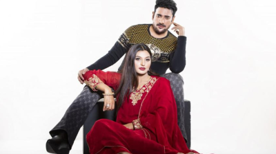 প্রতি বছর ভ্যালেন্টাইনে ঘুরতে যান অনন্ত-বর্ষা