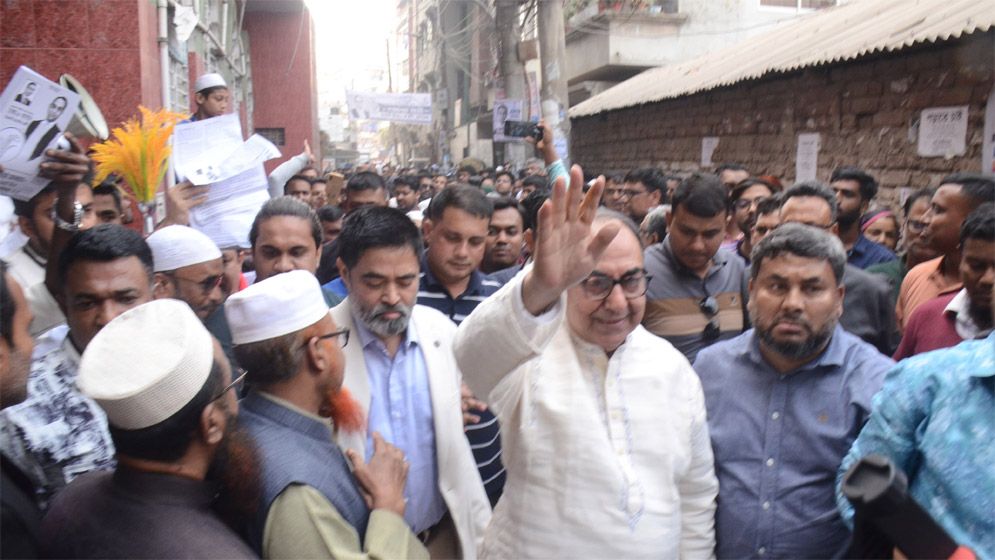 চা খাওয়ার দাওয়াত দিয়েছি, এটিও নাকি হুমকি: মির্জা আব্বাস