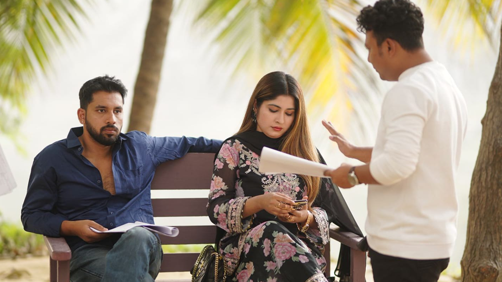 প্রথমবার জুটি হলেন জাহের আলভী ও সিনথিয়া