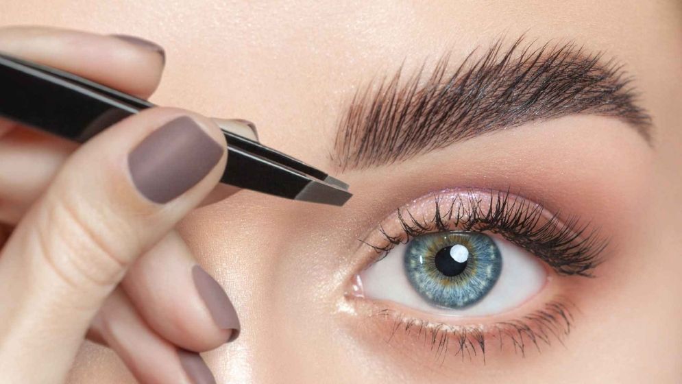 শীতে সৌন্দর্য অটুট রাখতে ভ্রুর যত্ন নেবেন যেভাবে