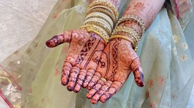 মনে শুধু প্রেম থাকলেই চলবে না, চাই মেহেদির গাঢ় রঙ