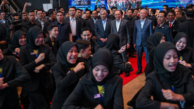 শিক্ষায় আমূল রূপান্তরের পথে মালয়েশিয়া, বাংলাদেশে কেন বারবার ব্যর্থতার পুনরাবৃত্তি?