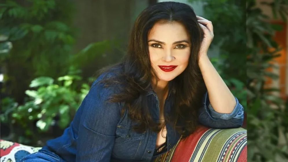 বিয়ের বয়স নিয়ে যে অভিজ্ঞতা জানালেন লারা দত্ত