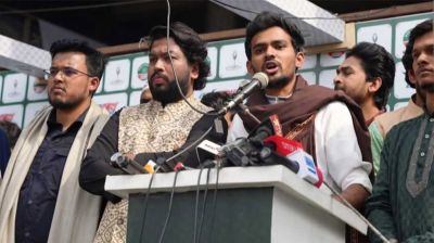 একটি দল জাতীয়তাবাদের কথা বলে বিদেশি নাগরিকদের প্রার্থী করছে: আসিফ মাহমুদ