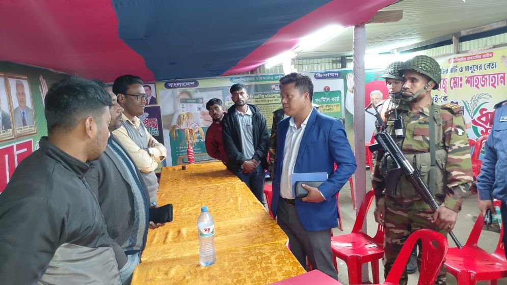 আলোকসজ্জা ও রঙিন পোস্টার: বিএনপি-জামায়াতের দুই অফিসকে জরিমানা