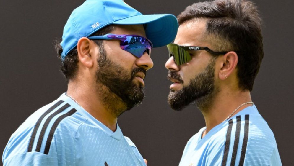 কোহলি-রোহিতের বিশ্বকাপ খেলা প্রসঙ্গে যা বললেন ধোনি