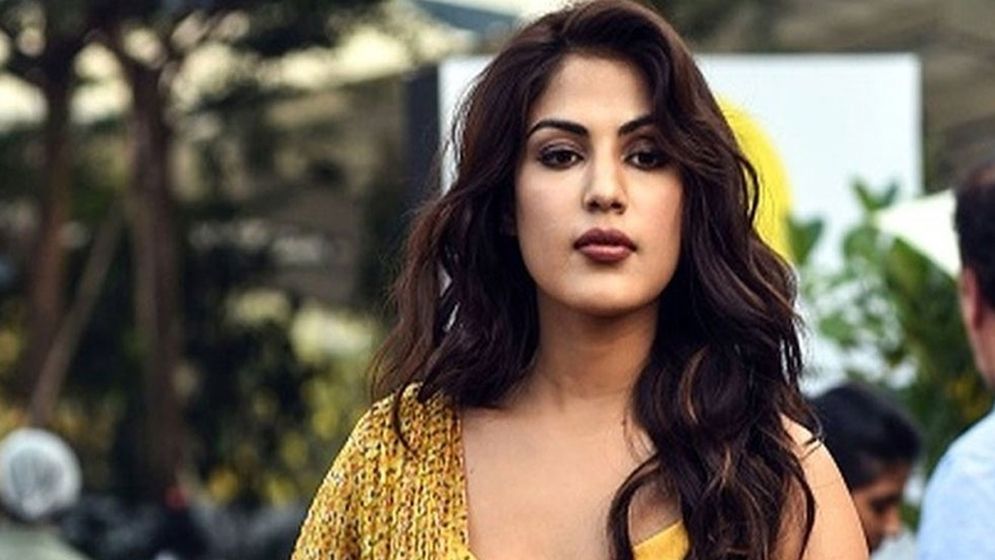 কোনো পুরুষ দেখলেই এখন ভয়ে শরীর কাঁপতে শুরু করে: রিয়া চক্রবর্তী