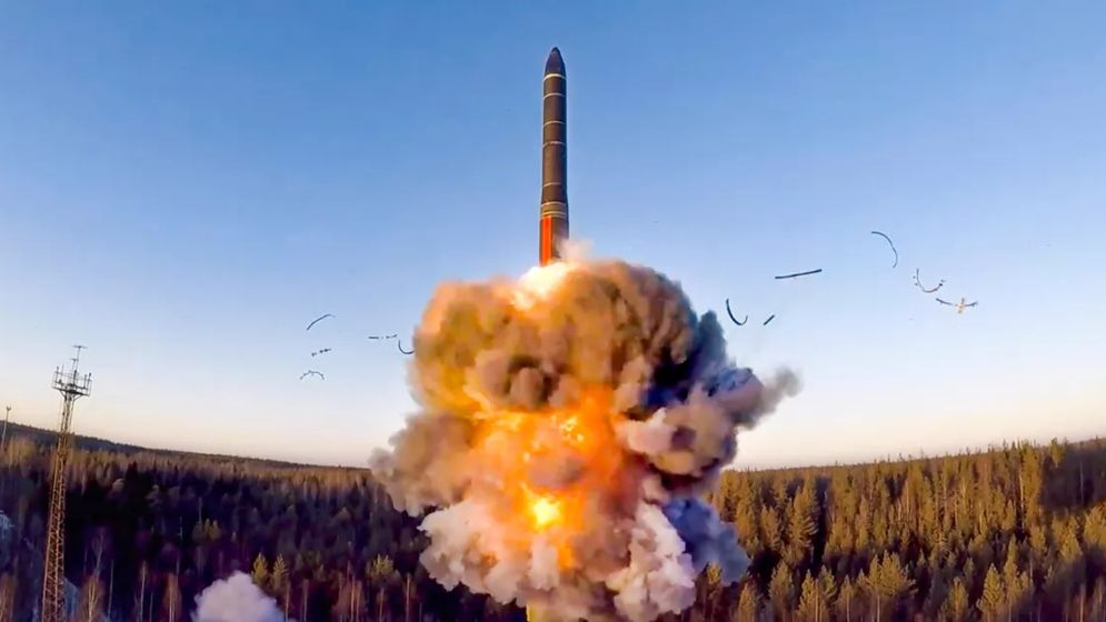 নিয়ন্ত্রণহীন পারমাণবিক প্রতিযোগিতার শুরু, পরিণতি কী?