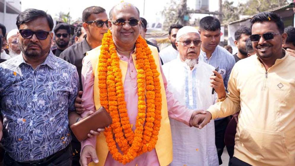 ধানের শীষের স্লোগান, স্ত্রী-সন্তানসহ স্বতন্ত্র প্রার্থীর বিরুদ্ধে মামলা