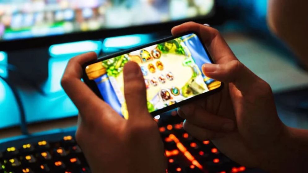 সন্তান অনলাইন গেমে আসক্ত হলে যা করবেন