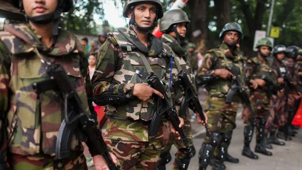 ক্যান্টনমেন্টে ব্যক্তিগত অস্ত্র বা গানম্যান নেওয়ার বিষয়ে বিধান কী?