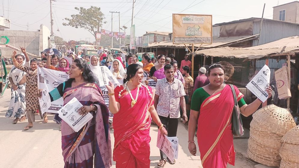 বাবরের গণসংযোগে এবার তৃতীয় লিঙ্গরা