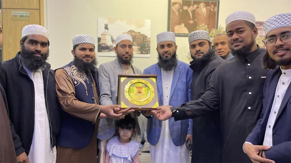 প্রিয় ক্যাম্পাসে স্মৃতিকাতর মিজানুর রহমান আজহারী