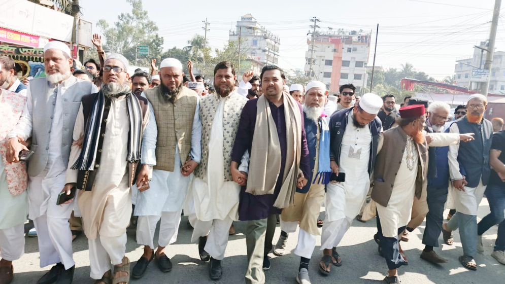 সারোয়ার তুষারকে সমর্থন জানিয়ে মিছিলে জামায়াত প্রার্থী