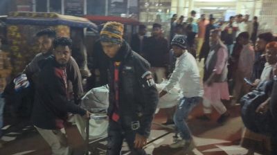 দাঁড়িয়ে থাকা ট্রলিকে ধাক্কা, মোটরসাইকেল আরোহী ৩ বন্ধু নিহত